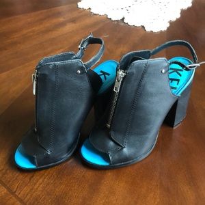 Kelsi Dagger black leather block heel shoes 6.5